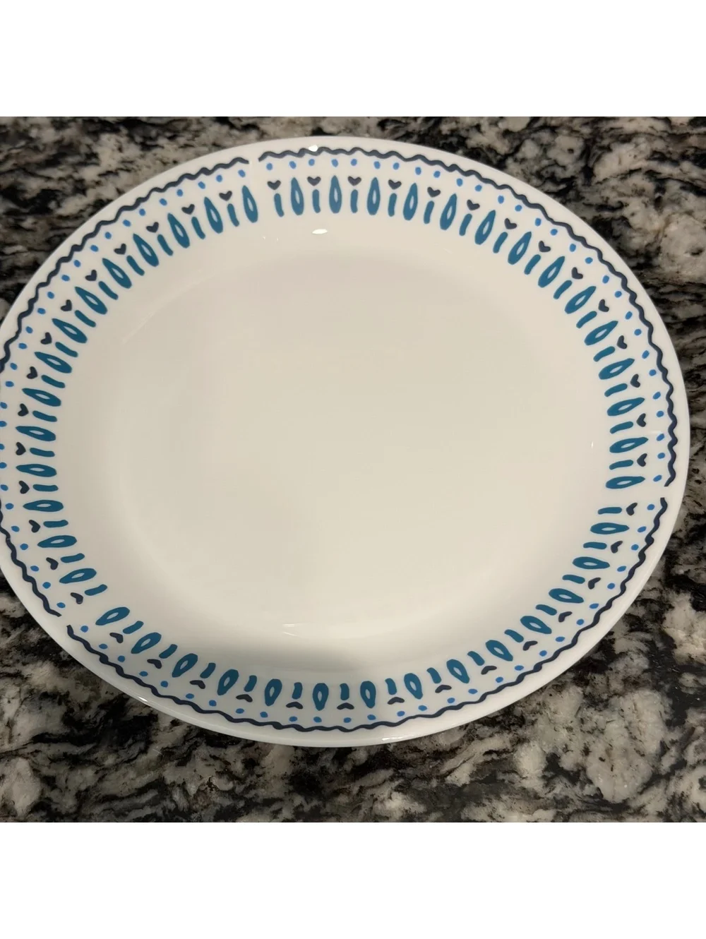 2 Corelle Everyday Expressions Milk Glass Salad Plates 7.5